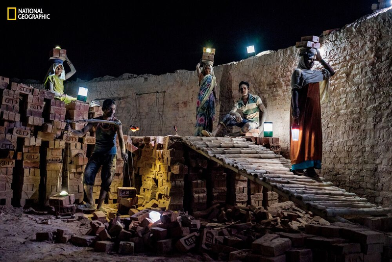 Illustration for article titled Five Striking Images Show How Solar Lanterns Are Transforming Life off the Grid